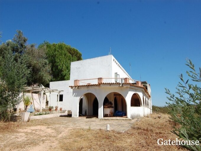 Farmhouse-In-570000m2-Land-In-Portimao-Algarve-98